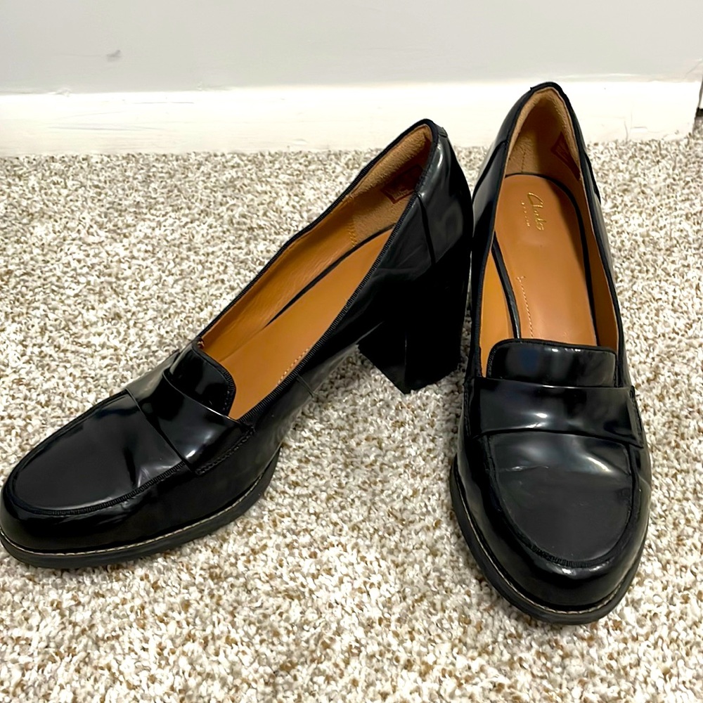 Clarks dress pumps